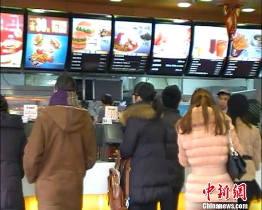 自从我学会了烤牛肉串的做法 我家1周做2次 每次吃10串才过瘾【开云官网】(图3) 开云电竞
